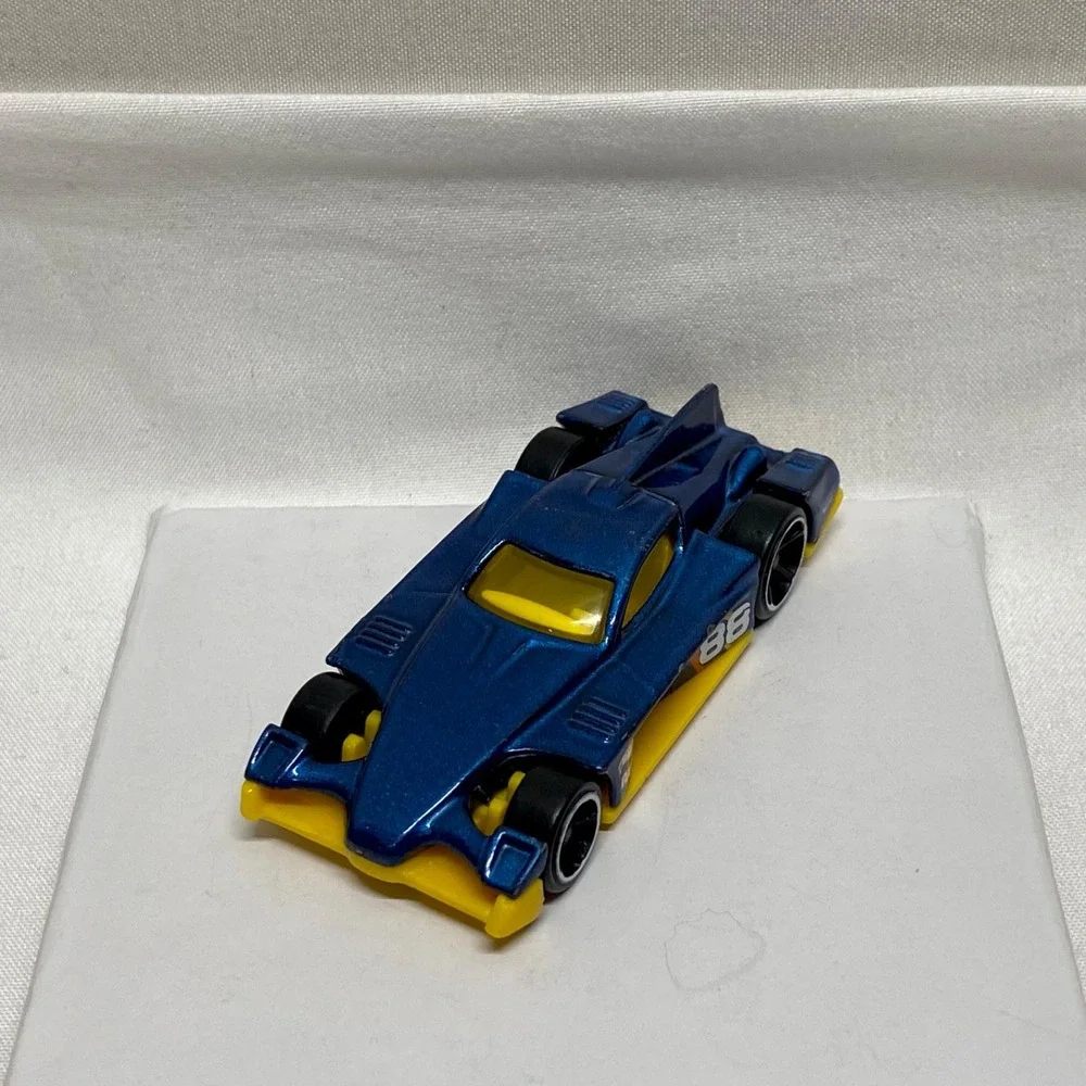 Vintage Hot Wheels Formul8r 2005 Blue #88 Die-cast 1/64 HW Collect Toy Car GUC